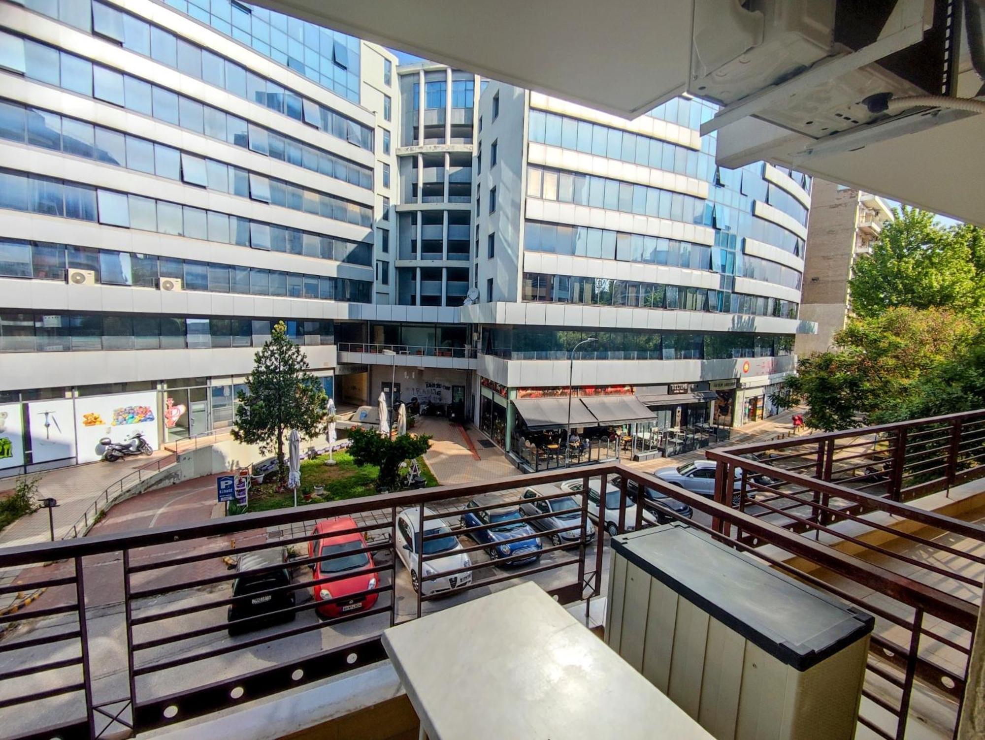 Cozy Apt! Friends & Family - Private Paid Parking Appartement Thessaloniki